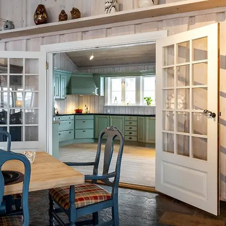 Spacious And Exclusive For Rent In Semesterbostad *
