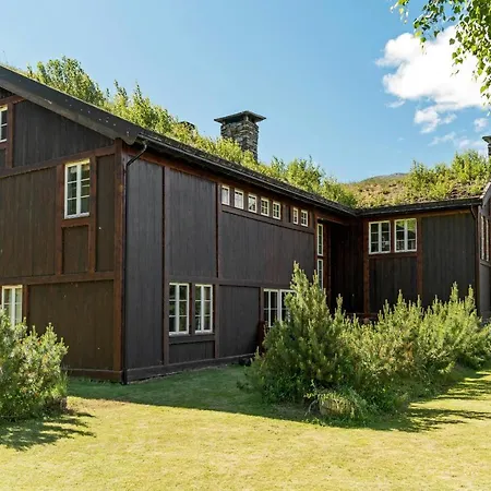 Spacious And Exclusive For Rent In